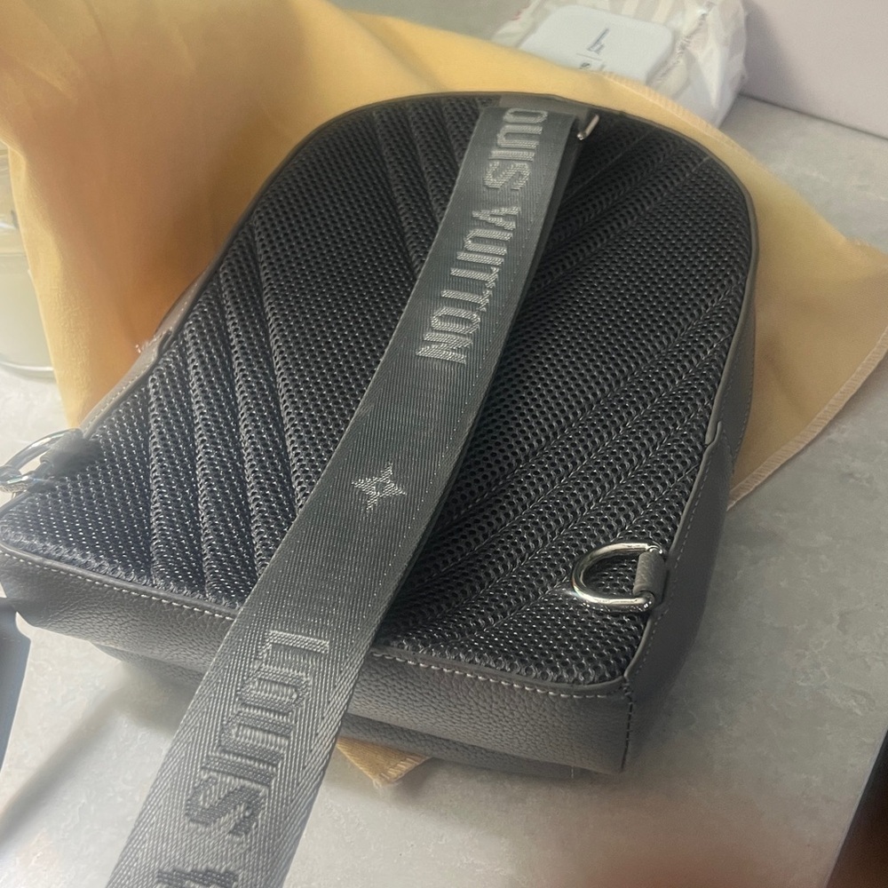 Gray Louis Vuitton Men's Sling Bag - Picture 4 of 7